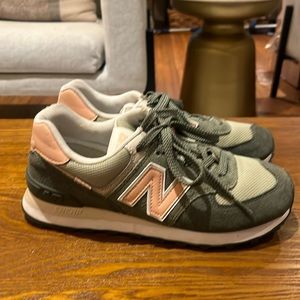 New balance sneaker pink and green size 7
